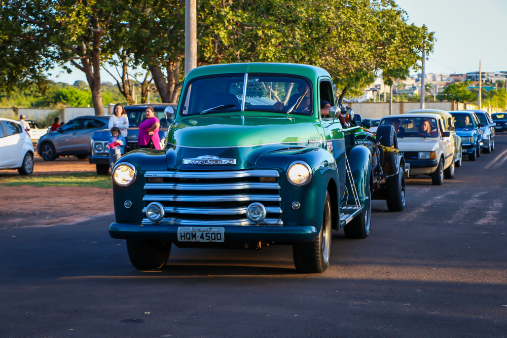 Veja como está sendo o 10º Encontro de Carros Antigos de Três Lagoas