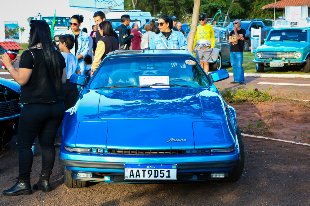 Veja como está sendo o 10º Encontro de Carros Antigos de Três Lagoas