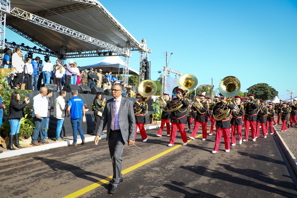 Aproximadamente 18 mil pessoas prestigiaram Desfile Cívico de aniversário de Três Lagoas￼