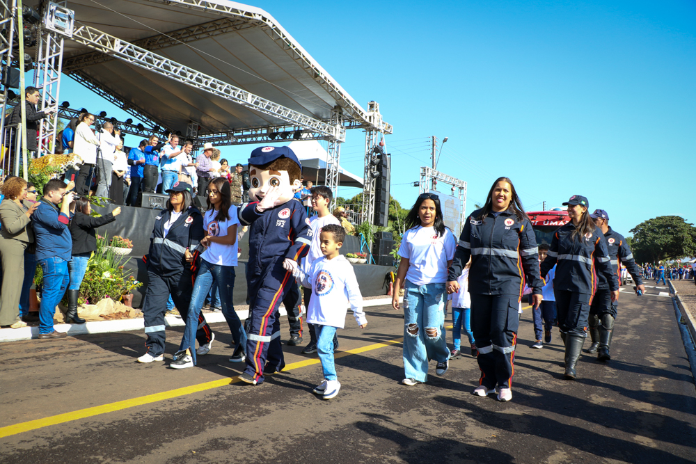 Aproximadamente 18 mil pessoas prestigiaram Desfile Cívico de aniversário de Três Lagoas￼