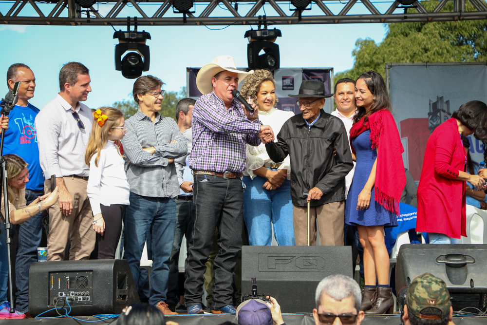 Aproximadamente 18 mil pessoas prestigiaram Desfile Cívico de aniversário de Três Lagoas￼