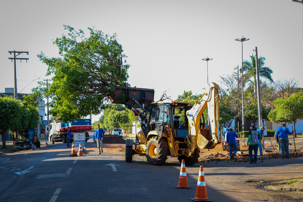 SEINTRA inicia trabalhos de manutenção e recapeamento de trecho da rua Wilson Carvalho Viana SEINTRA inicia trabalhos de manutenção e recapeamento de trecho da rua Wilson Carvalho Viana