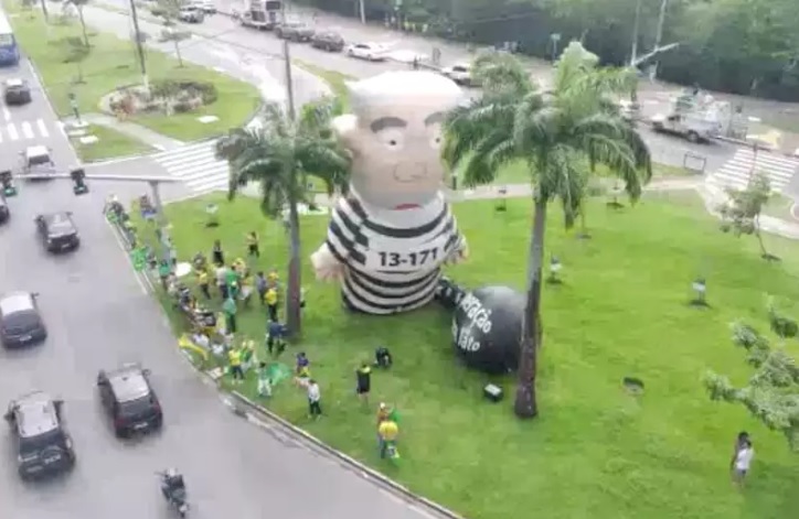 No Nordeste, Lula foi xingado, disse que ajudou sequestradores e Alckmin foi vaiado No Nordeste, Lula foi xingado, disse que ajudou sequestradores e Alckmin foi vaiado