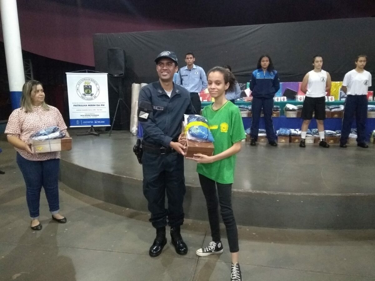 PM participa da entrega dos Uniformes às crianças e adolescentes do Patrulha Mirim em Três Lagoas