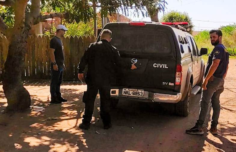 Polícia Civil fecha "boca de fumo" e prende em flagrante jovem por tráfico de drogas em Ribas Polícia Civil fecha "boca de fumo" e prende em flagrante jovem por tráfico de drogas em Ribas