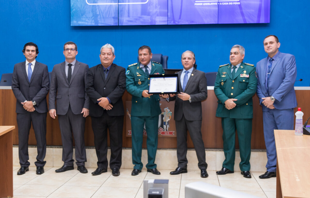 Câmara outorga honrarias para policiais da cidade de Três Lagoas