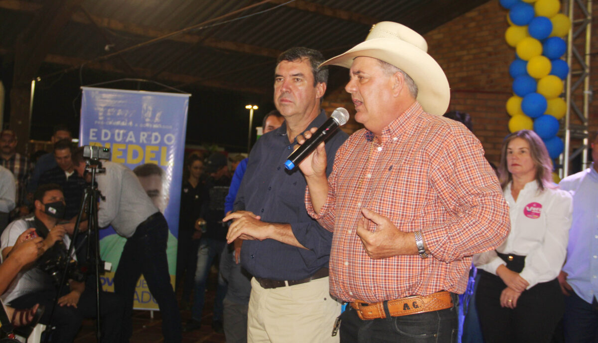 Guerreiro e Riedel arrastam multidão à reunião em Três Lagoas