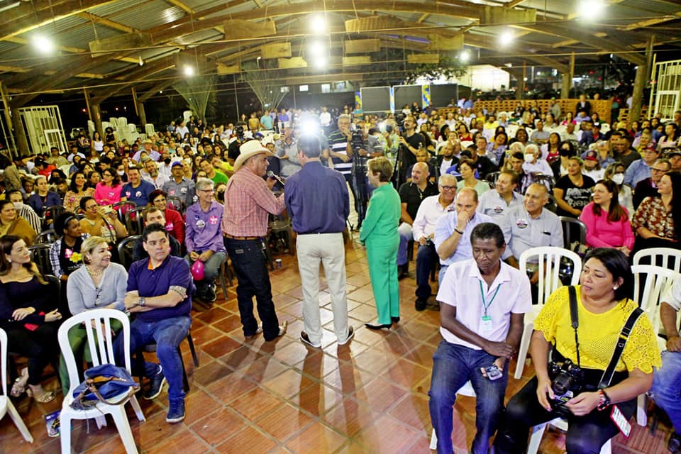 Guerreiro e Riedel arrastam multidão à reunião em Três Lagoas