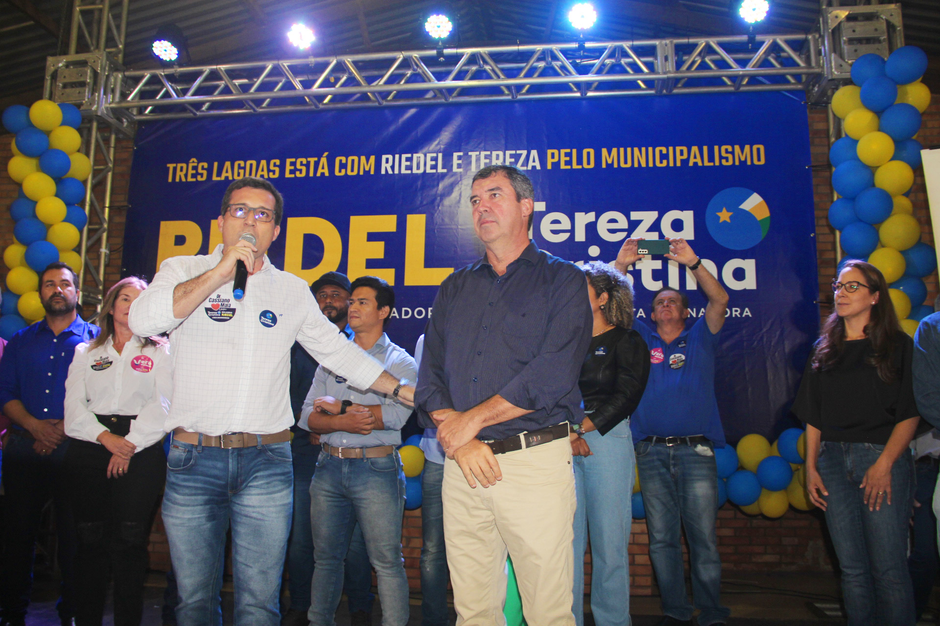 Guerreiro e Riedel arrastam multidão à reunião em Três Lagoas