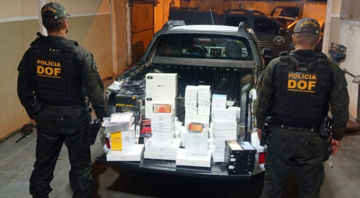 Durante final de semana DOF apreende mais de R$ 700 mil em produtos de contrabando e descaminho Durante final de semana DOF apreende mais de R$ 700 mil em produtos de contrabando e descaminho