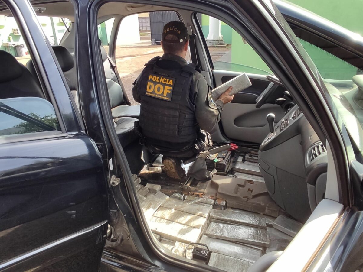 DOF apreende droga que seguia em fundo falso de carro para litoral paulista