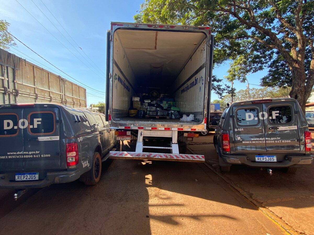 DOF apreende mais de 4,2 toneladas de maconha e 568 quilos de cocaína em carreta frigorífica DOF apreende mais de 4,2 toneladas de maconha e 568 quilos de cocaína em carreta frigorífica