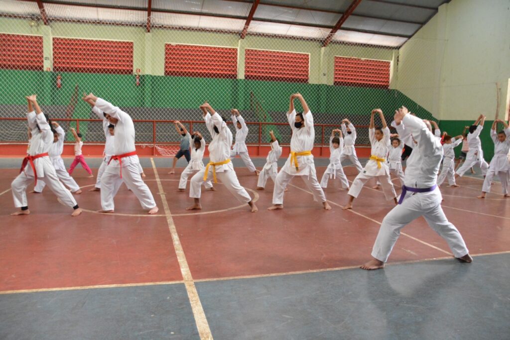Secretaria Municipal de Esporte, Lazer, Turismo e Cultura apoia treino de Karatê em Bataguassu