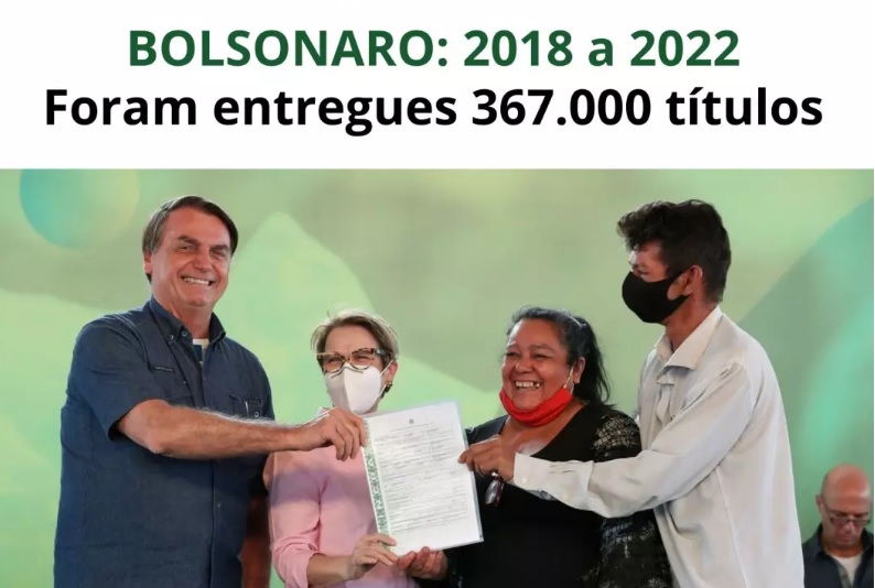 Bolsonaro entrega 5 vezes mais títulos de terra em comparação aos Governos anteriores Bolsonaro entrega 5 vezes mais títulos de terra em comparação aos Governos anteriores