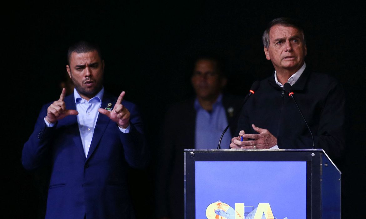 O mundo inteiro está interessado no Brasil, diz Bolsonaro