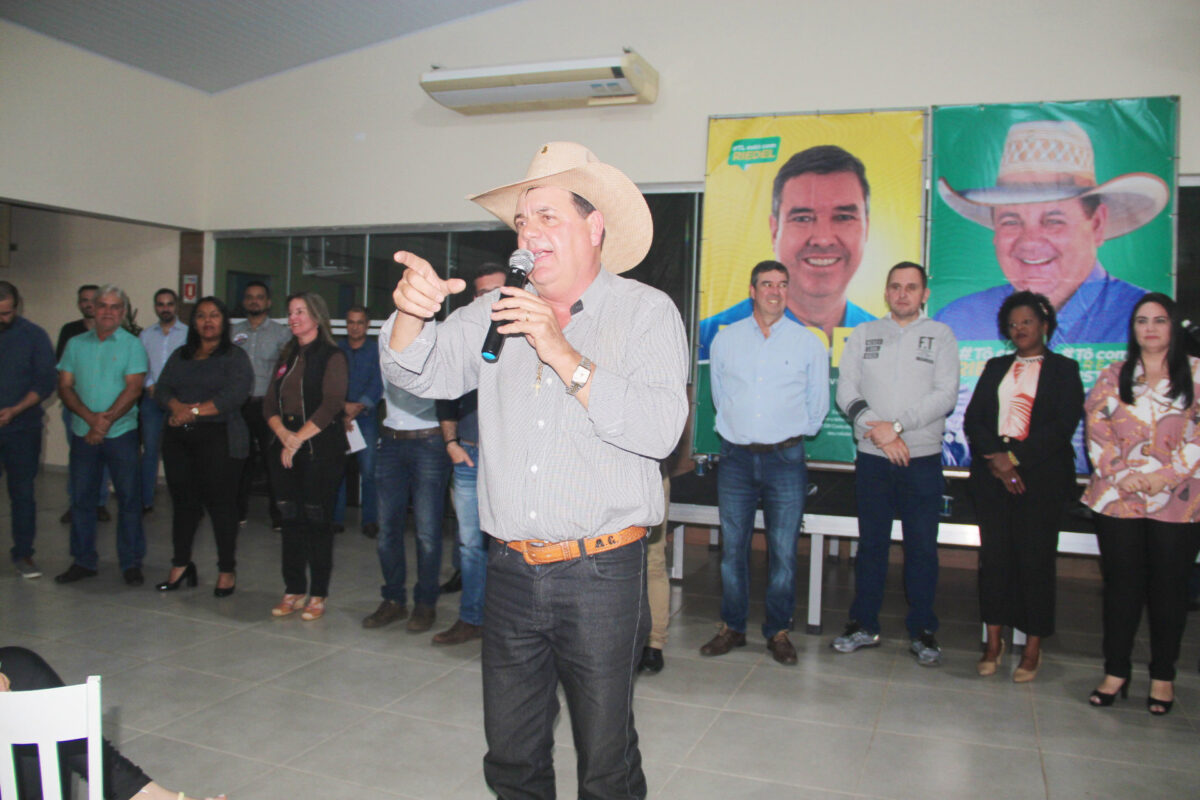 Candidato ao Governo de MS, Riedel conversa com lideranças e população em Três Lagoas