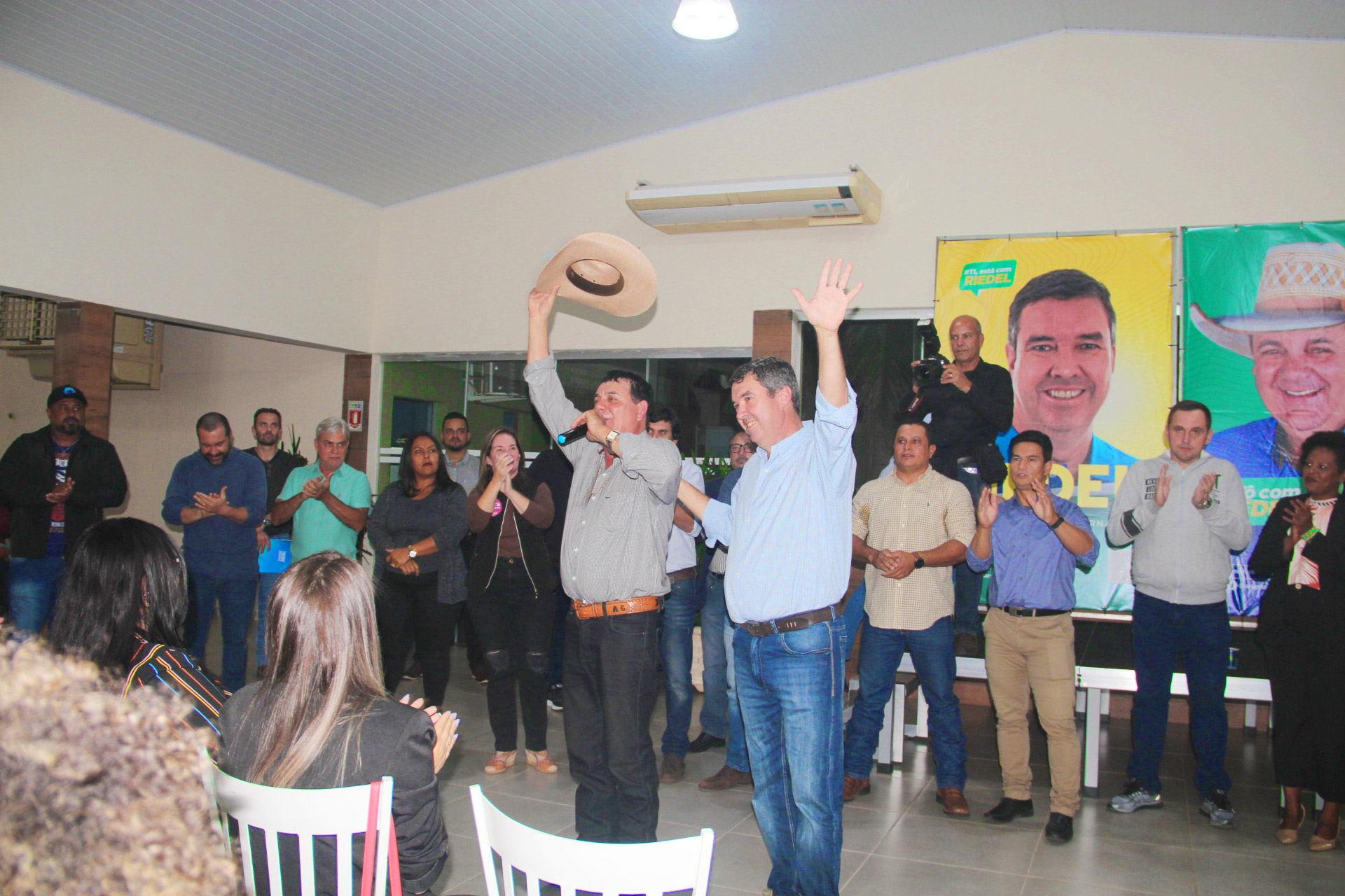 Candidato ao Governo de MS, Riedel conversa com lideranças e população em Três Lagoas