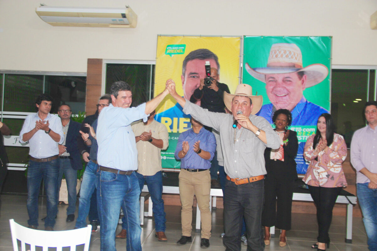 Candidato ao Governo de MS, Riedel conversa com lideranças e população em Três Lagoas