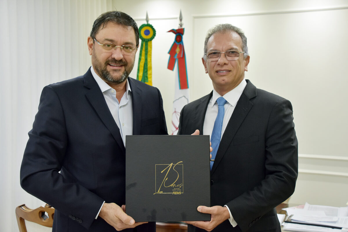 <strong>Em visita ao presidente do TJ-MS, Longen destaca canal aberto ao diálogo institucional com Poder Judiciário</strong> <strong>Em visita ao presidente do TJ-MS, Longen destaca canal aberto ao diálogo institucional com Poder Judiciário</strong>