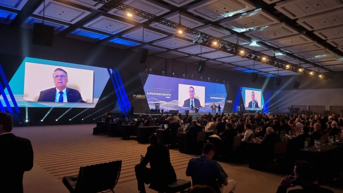 Rede de supermercados Nova Estrela de Três Lagoas participa de convenção nacional do setor