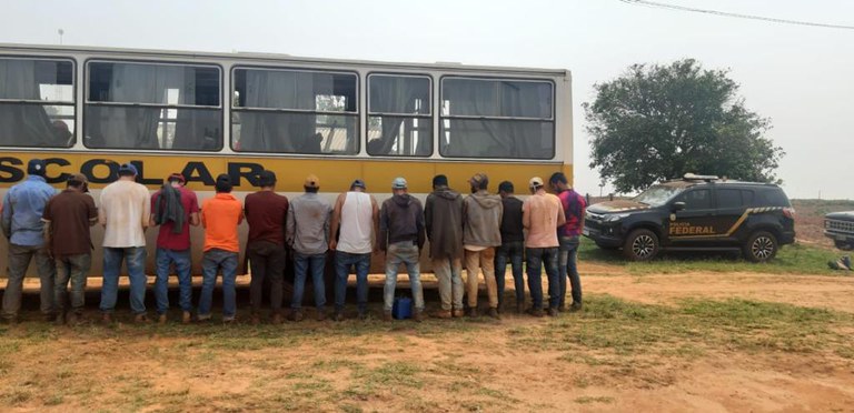 PF prende em flagrante dois envolvidos em trabalho análogo à escravidão no Mato Grosso do Sul PF prende em flagrante dois envolvidos em trabalho análogo à escravidão no Mato Grosso do Sul