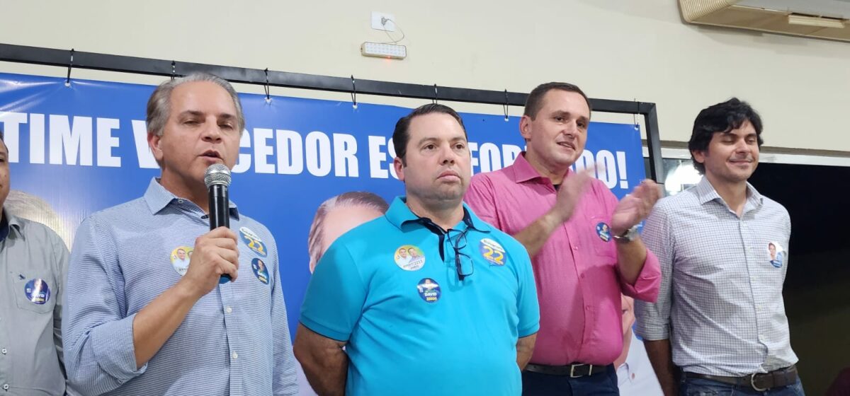 Deputado Coronel David é homenageado pela policial penal e se emociona em Três Lagoas Deputado Coronel David é homenageado pela policial penal e se emociona em Três Lagoas