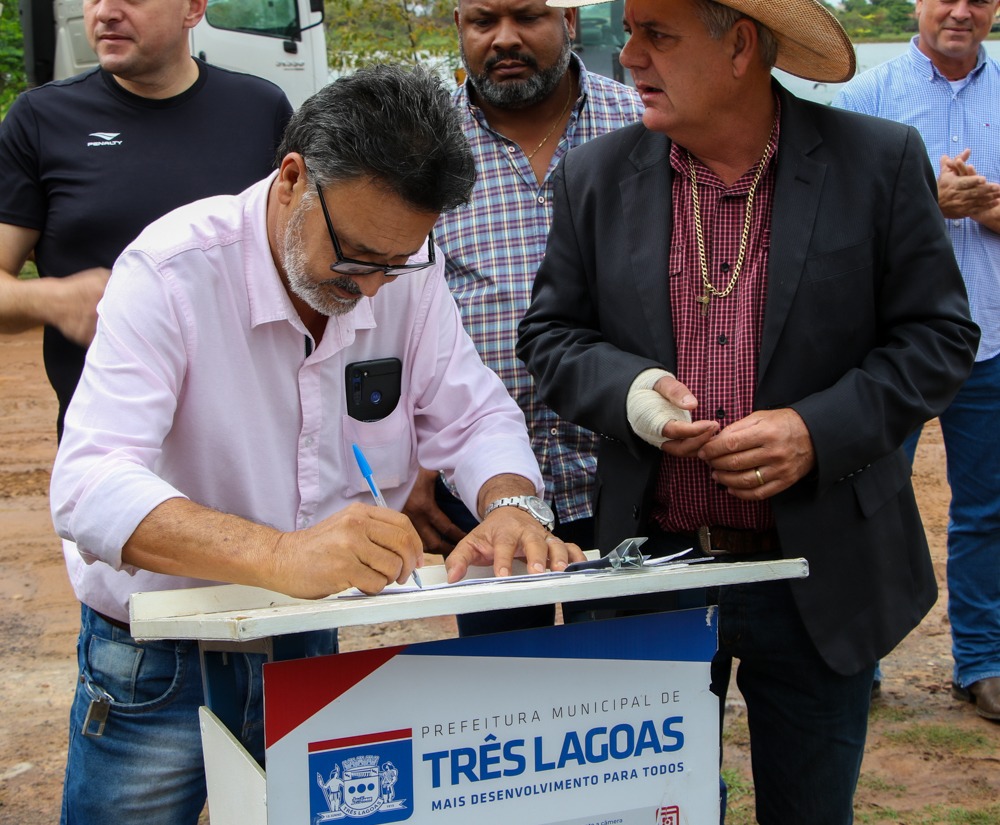 Guerreiro autoriza início das obras de pavimentação e drenagem na orla da 2ª lagoa