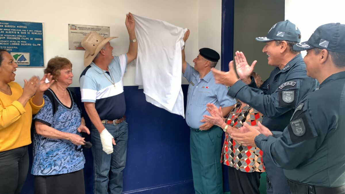 Prefeito acompanhou a reinauguração do 3º Grupamento de Polícia Militar (GPM) de Arapuá Prefeito acompanhou a reinauguração do 3º Grupamento de Polícia Militar (GPM) de Arapuá