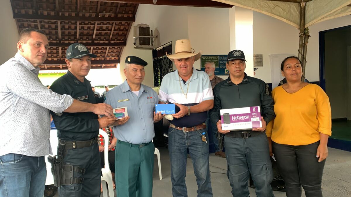 Prefeito acompanhou a reinauguração do 3º Grupamento de Polícia Militar (GPM) de Arapuá Prefeito acompanhou a reinauguração do 3º Grupamento de Polícia Militar (GPM) de Arapuá