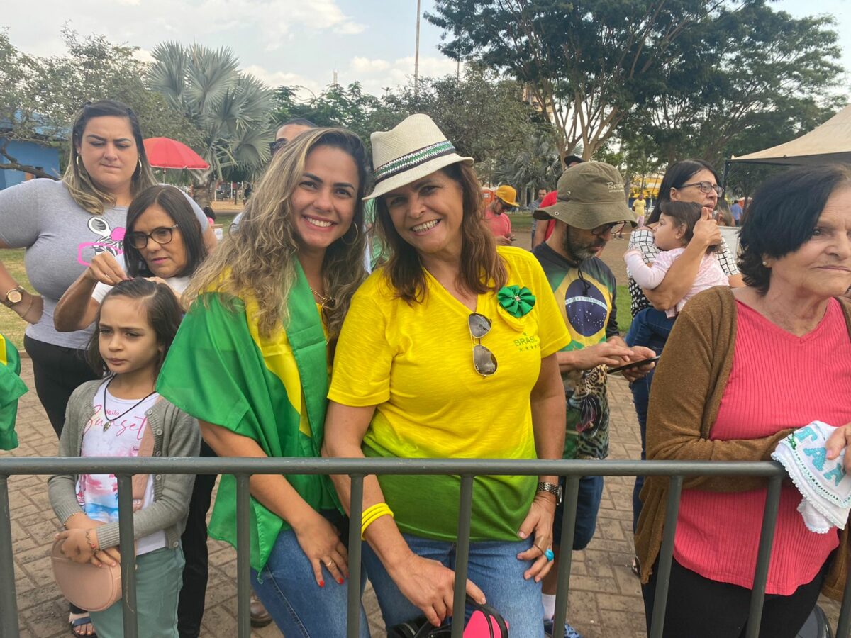 Desfile de 7 de Setembro atraiu milhares de pessoas ao centro de Três Lagoas Desfile de 7 de Setembro atraiu milhares de pessoas ao centro de Três Lagoas