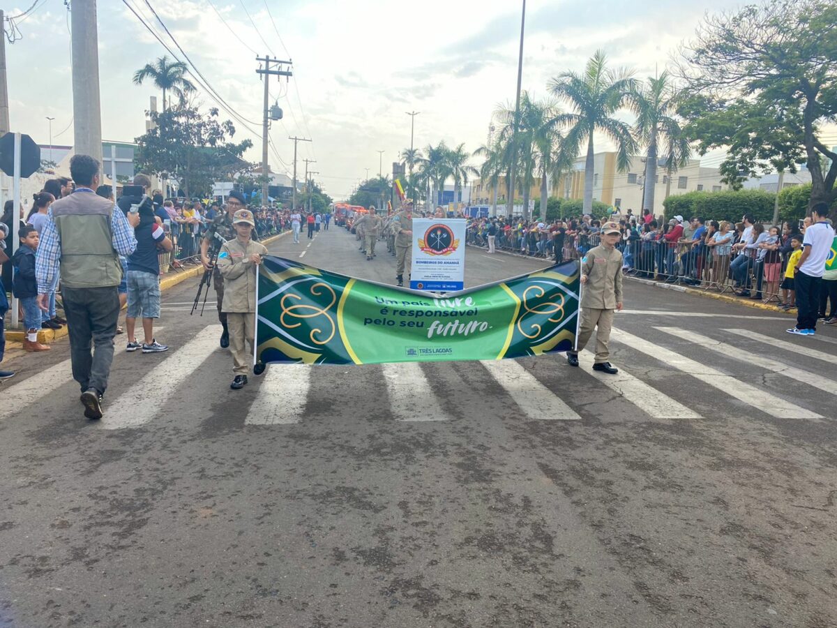 Desfile de 7 de Setembro atraiu milhares de pessoas ao centro de Três Lagoas Desfile de 7 de Setembro atraiu milhares de pessoas ao centro de Três Lagoas