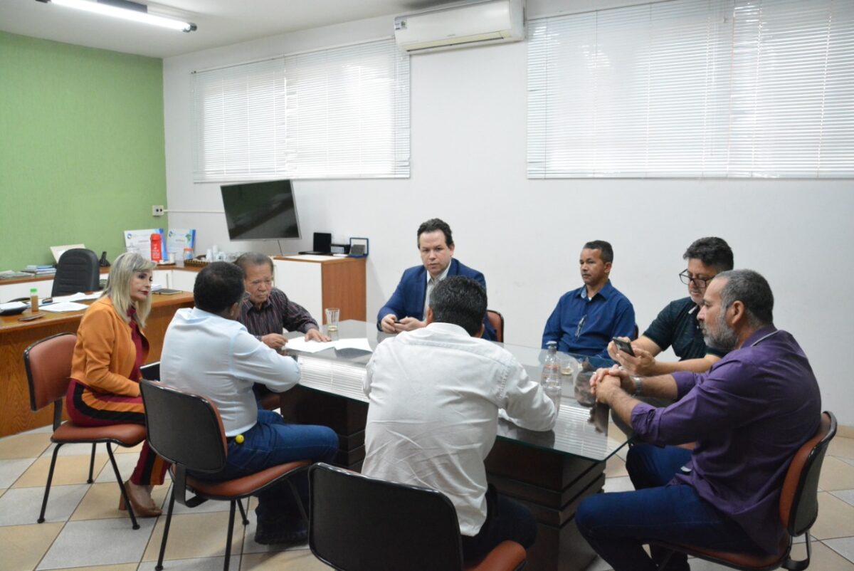 Akira recebe membros do Conpeb e discutem apoio do município ao evento Dia do Evangélico em Bataguassu (MS)