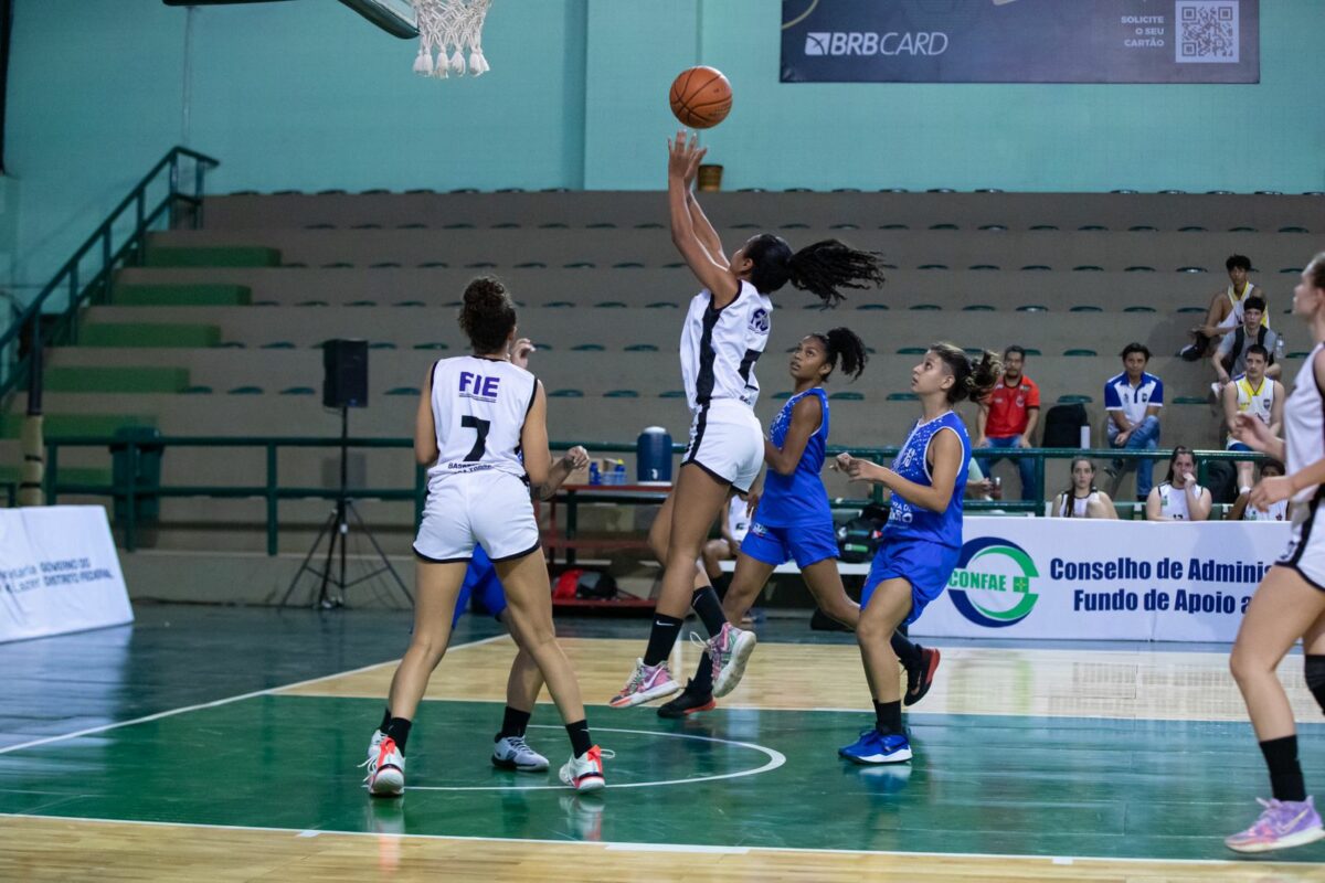 Com alunas da SEJUVEL, time feminino de MS é campeão do Campeonato Brasileiro Regional Centro Oeste de Basquetebol sub-18 Com alunas da SEJUVEL, time feminino de MS é campeão do Campeonato Brasileiro Regional Centro Oeste de Basquetebol sub-18