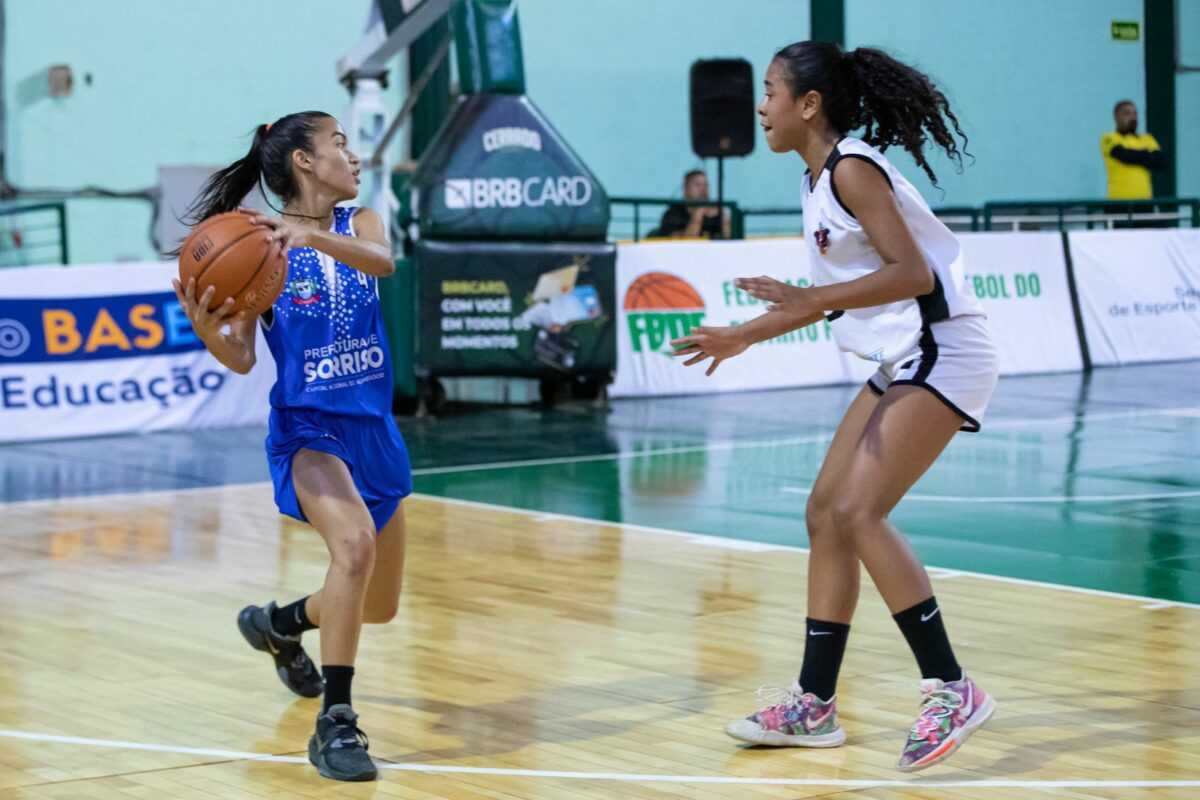 Com alunas da SEJUVEL, time feminino de MS é campeão do Campeonato Brasileiro Regional Centro Oeste de Basquetebol sub-18 Com alunas da SEJUVEL, time feminino de MS é campeão do Campeonato Brasileiro Regional Centro Oeste de Basquetebol sub-18