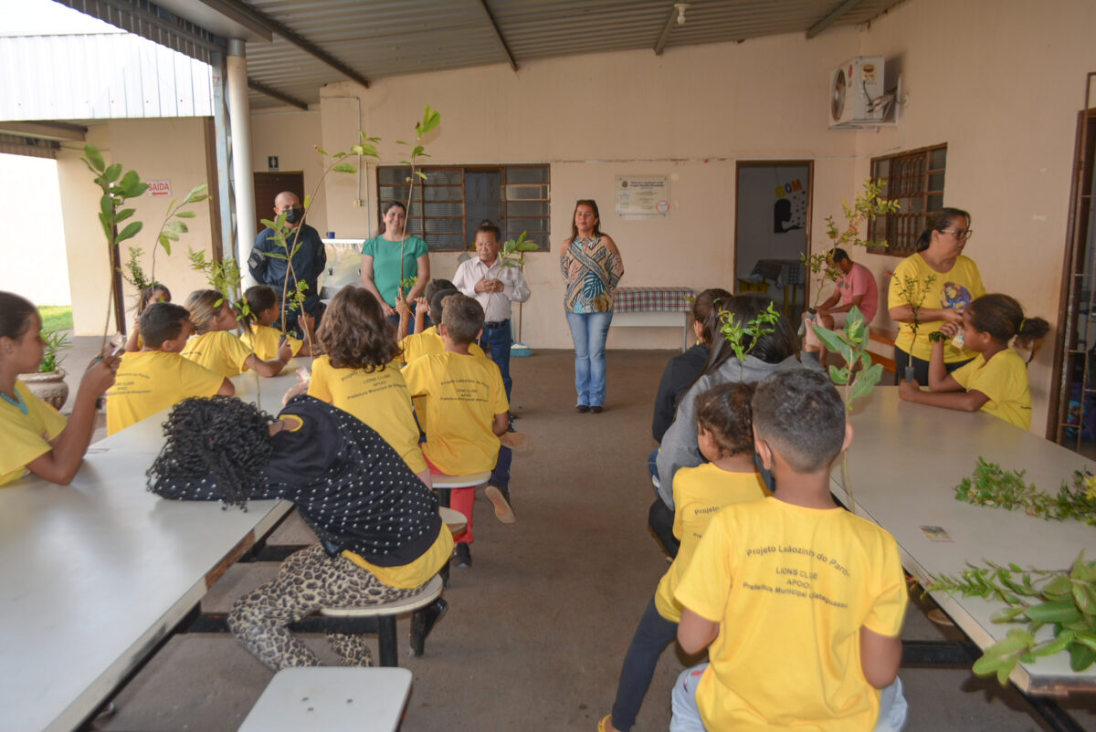 <strong>Superintendência do Meio Ambiente celebra Dia da Árvore com distribuição de mudas e sementes em Bataguassu </strong> <strong>Superintendência do Meio Ambiente celebra Dia da Árvore com distribuição de mudas e sementes em Bataguassu </strong>