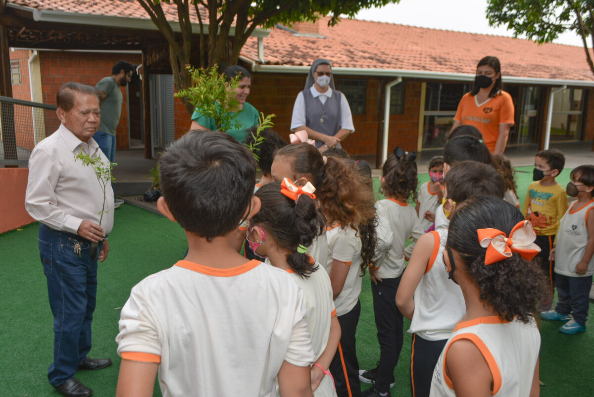 <strong>Superintendência do Meio Ambiente celebra Dia da Árvore com distribuição de mudas e sementes em Bataguassu </strong> <strong>Superintendência do Meio Ambiente celebra Dia da Árvore com distribuição de mudas e sementes em Bataguassu </strong>