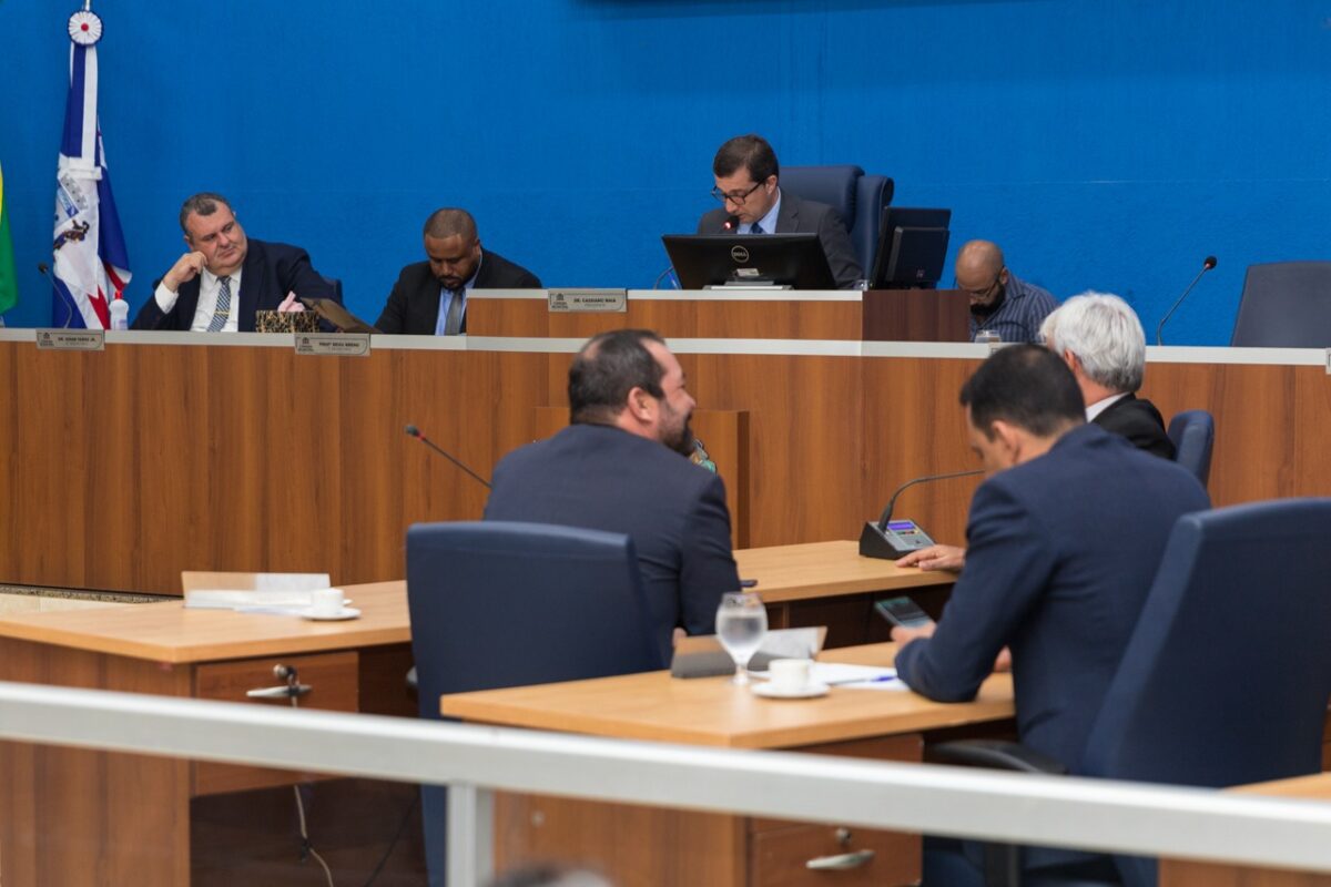 <strong>Vereadores analisam e fazem encaminhamento de 10 proposituras</strong>