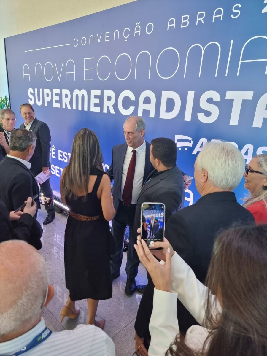 Rede de supermercados Nova Estrela de Três Lagoas participa de convenção nacional do setor