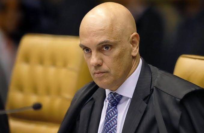 Delegados da PF denunciam Alexandre Moraes por “abuso de autoridade” Delegados da PF denunciam Alexandre Moraes por “abuso de autoridade”