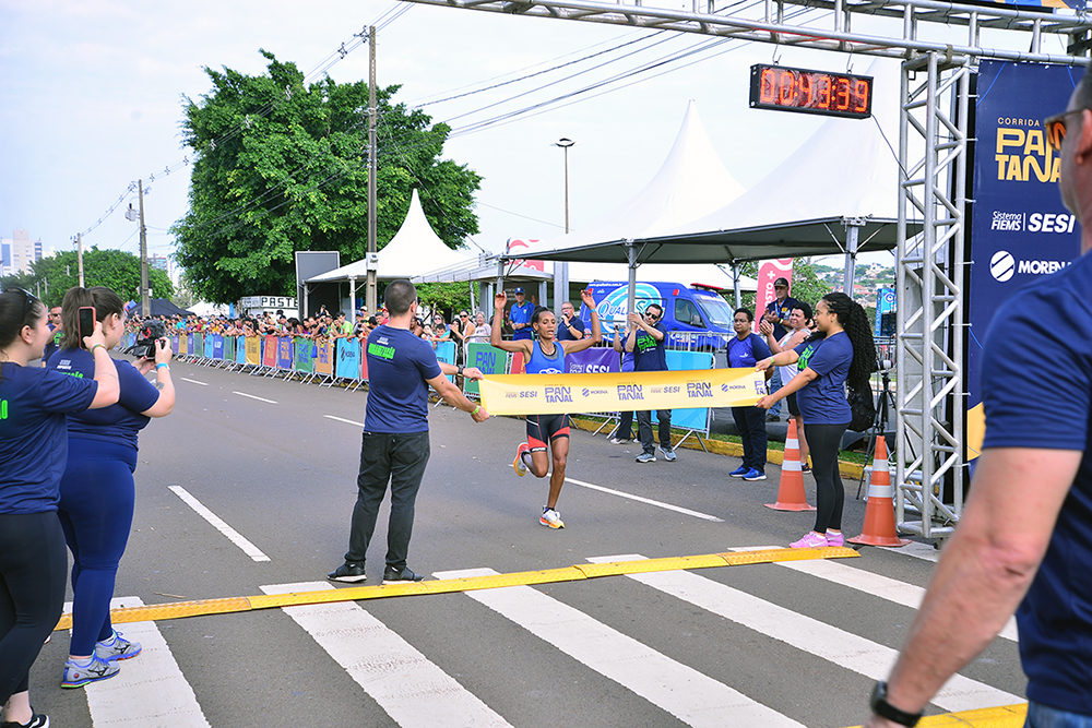 Atletas do Quênia e da Etiópia vencem provas de 15 km da Corrida do Pantanal