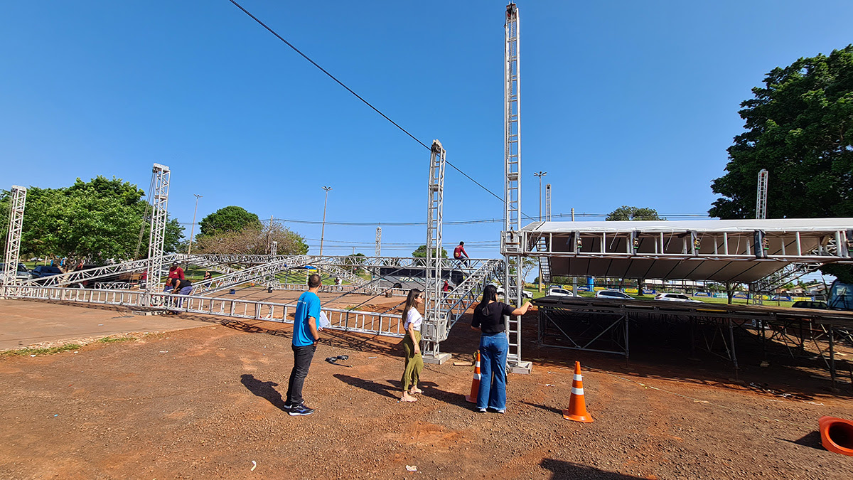 Sesi inicia montagem de estrutura de 3 mil m² para Corrida do Pantanal Sesi inicia montagem de estrutura de 3 mil m² para Corrida do Pantanal