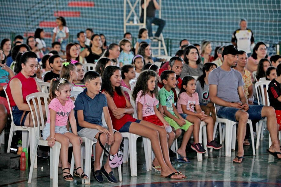 Dia das Crianças – Festividades promovida Prefeitura reúnem cerca de 8 mil pessoas