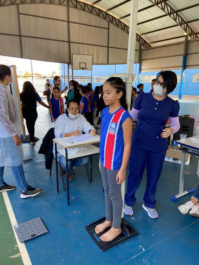 PROGRAMA SAÚDE NA ESCOLA – Alunos da Rede Municipal são acompanhados por equipe multidisciplinar de Saúde e Educação PROGRAMA SAÚDE NA ESCOLA – Alunos da Rede Municipal são acompanhados por equipe multidisciplinar de Saúde e Educação