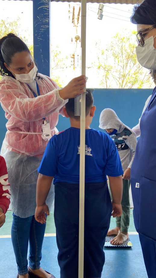 PROGRAMA SAÚDE NA ESCOLA – Alunos da Rede Municipal são acompanhados por equipe multidisciplinar de Saúde e Educação PROGRAMA SAÚDE NA ESCOLA – Alunos da Rede Municipal são acompanhados por equipe multidisciplinar de Saúde e Educação
