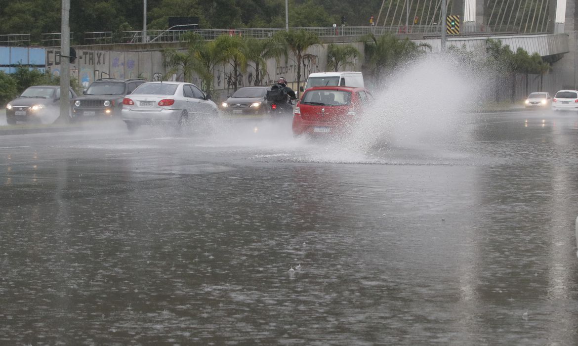 Defesa Civil Nacional alerta sobre tempestades no Centro-Sul do país Defesa Civil Nacional alerta sobre tempestades no Centro-Sul do país