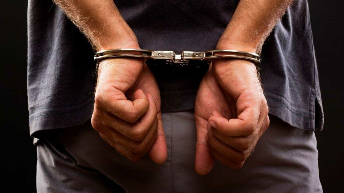 Megaoperação policial cumpre mandados de prisão em aberto