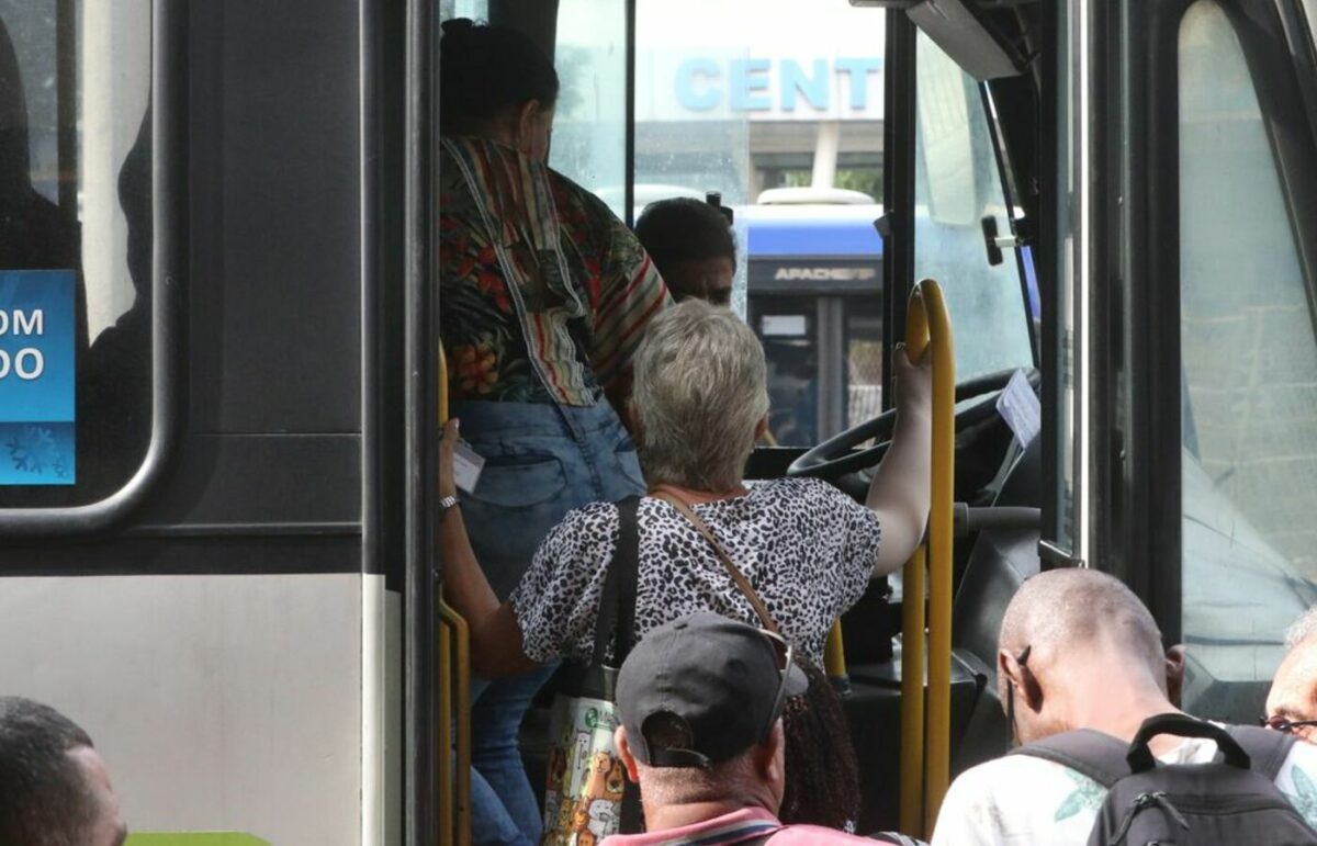 TSE aprova norma para garantir transporte público no segundo turno TSE aprova norma para garantir transporte público no segundo turno