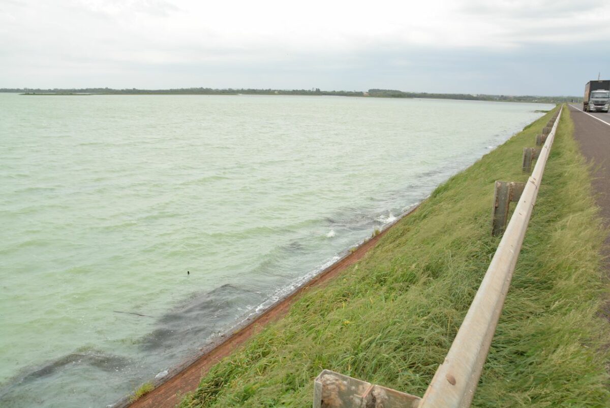 <strong>Meio Ambiente acompanha caso de coloração esbranquiçada nas águas do Reservatório da&nbsp;UHE Engenheiro "Sérgio Motta"&nbsp;em Bataguassu</strong>