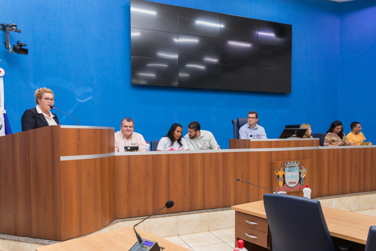 Câmara promove conscientização de servidores sobre prevenção ao câncer de mamas e colo do útero