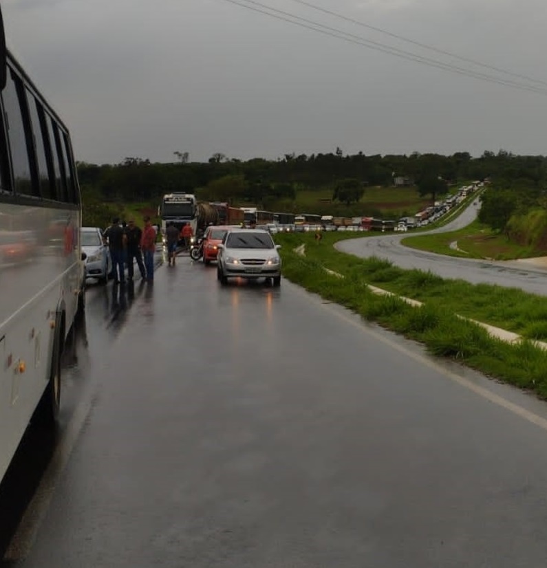 Acidente na MS-134 fecha trecho entre Batayporã – Nova Andradina Acidente na MS-134 fecha trecho entre Batayporã – Nova Andradina